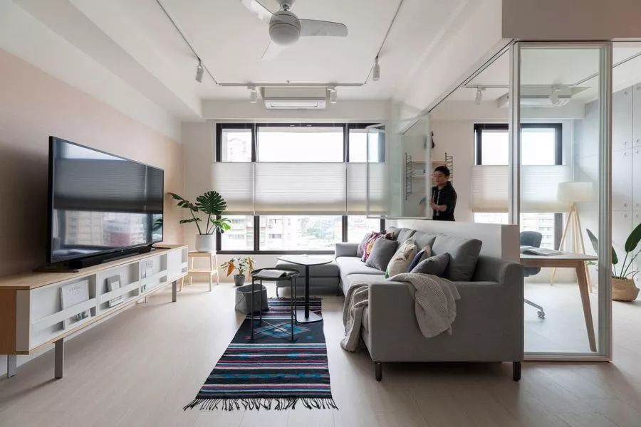 案例欣赏|89㎡北欧风三居，玻璃窗隔出明亮书房