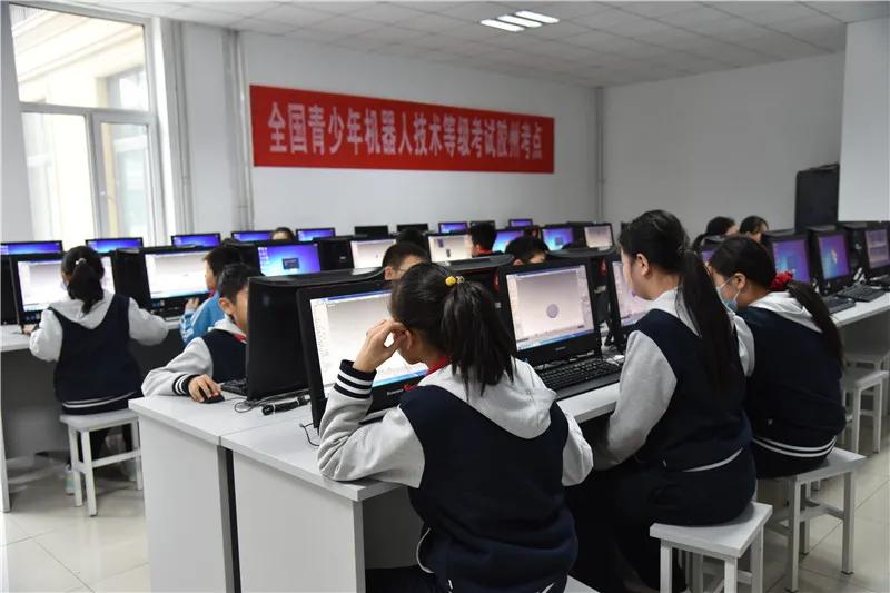 小学有特点的社团活动课,胶州市第六实验小学运动会