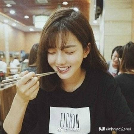 圆脸女锁骨好看还是齐肩发好看,齐肩锁骨发大圆脸适合什么头发