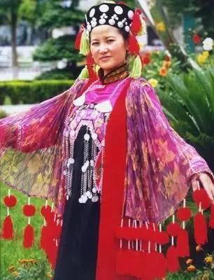 厄瓜多尔少数民族服饰,中国少数民族传统服饰