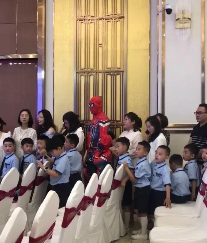 兄弟结婚路虎车队,侄子结婚好多豪车