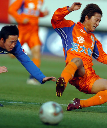 重温赛事-北京连胜，青岛垫底，2004年中超联赛（第18轮-第19轮）