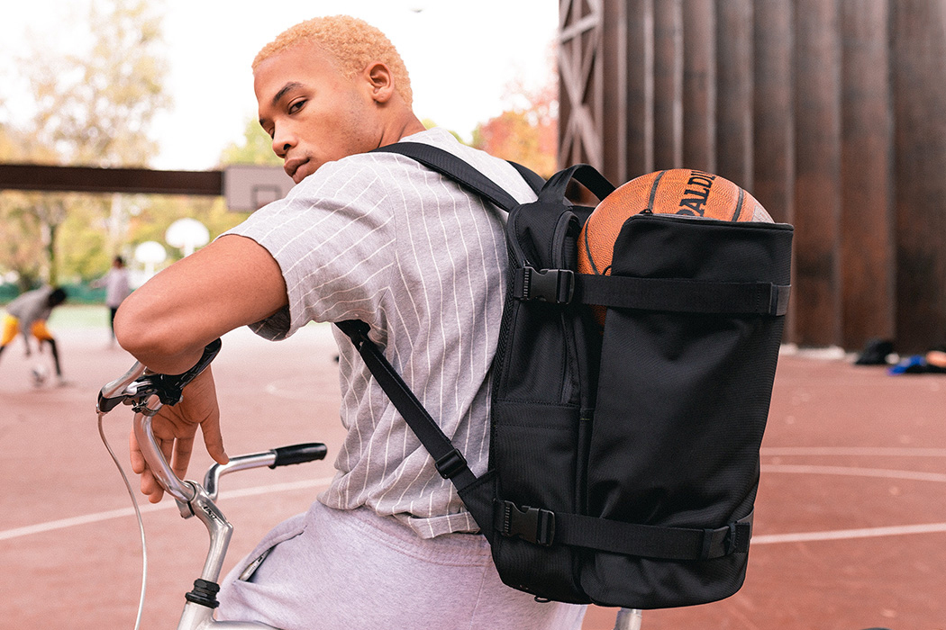 能装下所有快递的箱子,可以装快递袋的包包