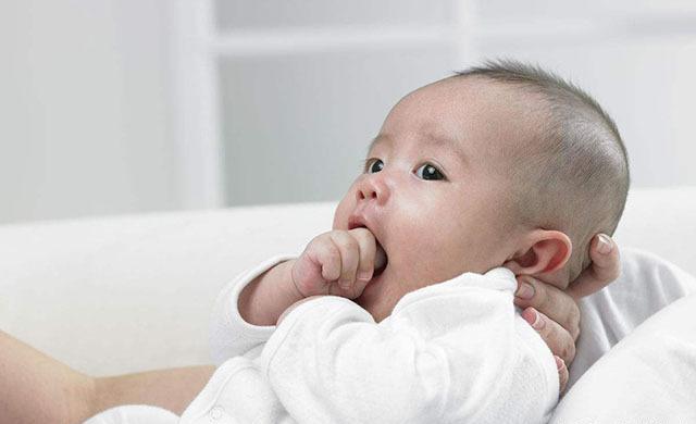 婴儿出生后每个月学什么,给刚出生的婴儿学点什么
