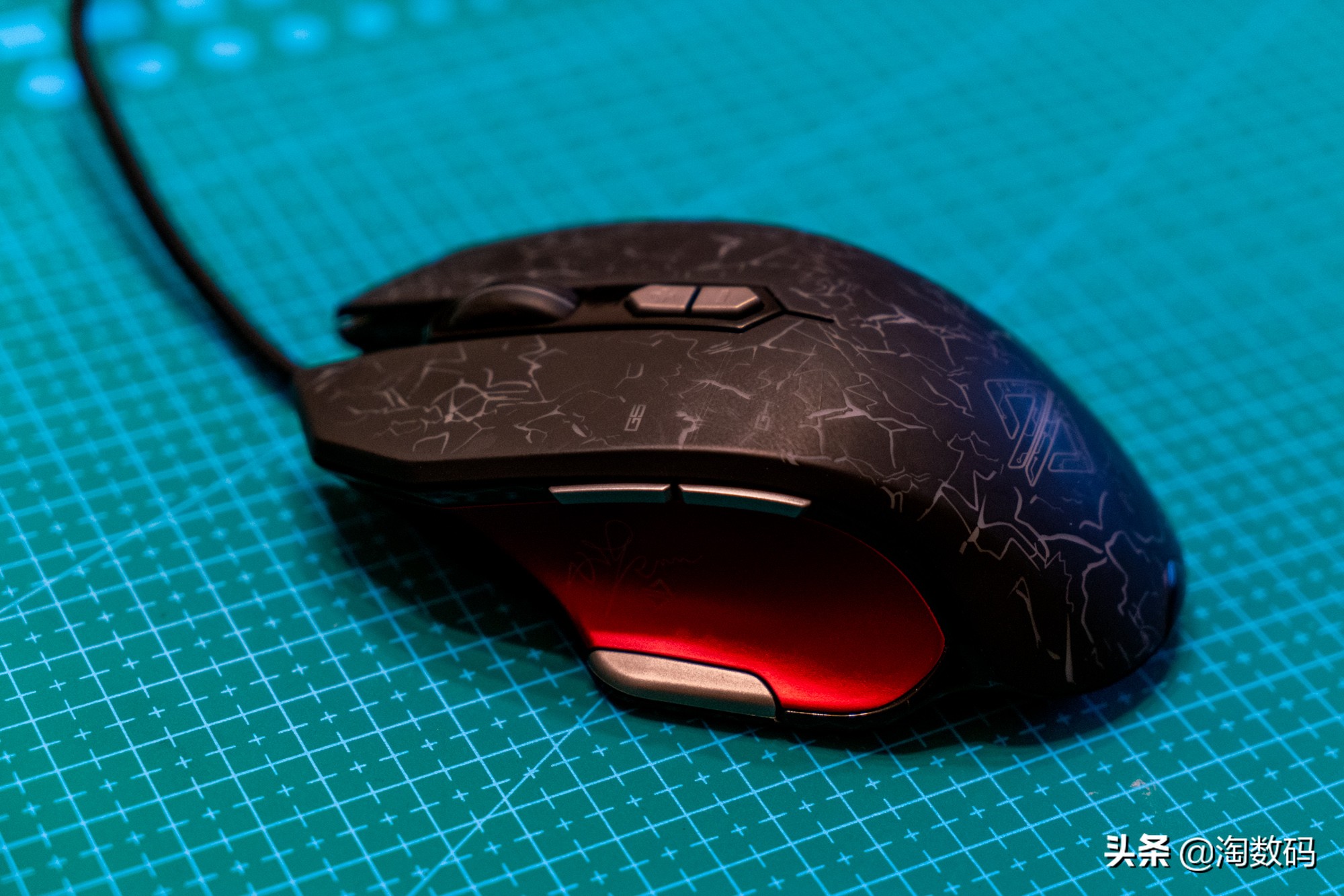 仅￥69元：PUBG固件级优化+1680万色RGB灯效+9键多模+赛车设计感