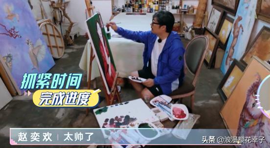 李湘晒全家福庆生,李湘豪宅内晒全家福