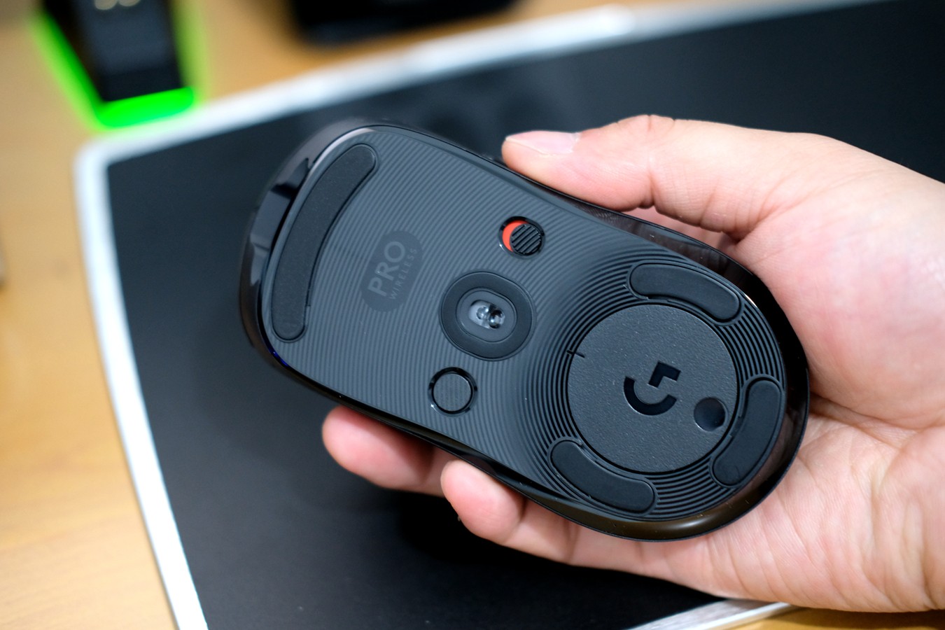 罗技gpw鼠标咋样,罗技gpw一代和普通罗技鼠标的区别