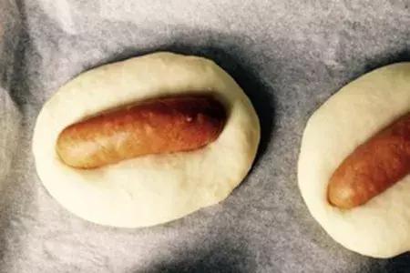 德式烤肠面包做法,法式蒜香烤肠面包做法