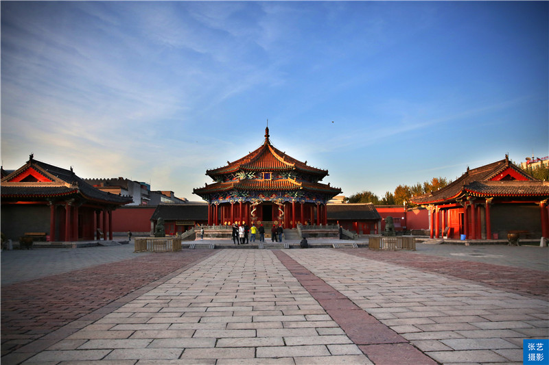 沈阳故宫是举世闻名的建筑物,中国仅存的两大宫殿沈阳故宫