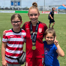 女足进入网红时代：耐克签约13岁萝莉超新星这颜值什么水平？