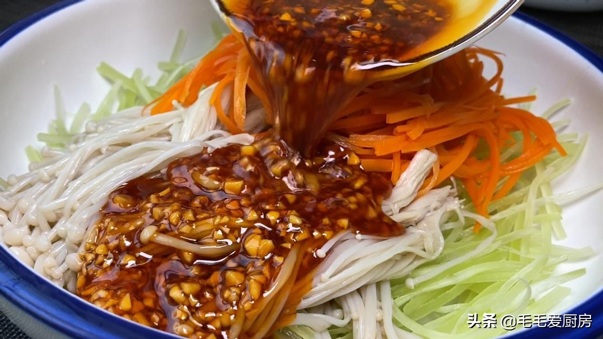 莴笋和土豆可以同吃吗怎么炒好吃,素炒酸辣莴笋片怎样炒得脆嫩好吃