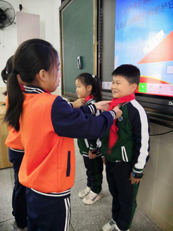 星星火炬照我前行少先队事迹材料,星星火炬照我前行教案