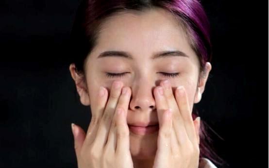 女人出门尽量化淡妆,日常出门都是怎么化淡妆