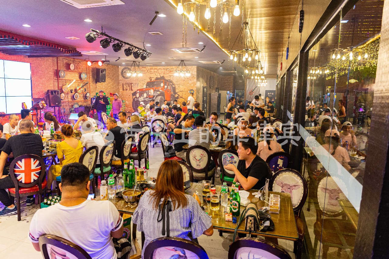 吉林延边女老板将中国美食带到菲律宾，生意火爆