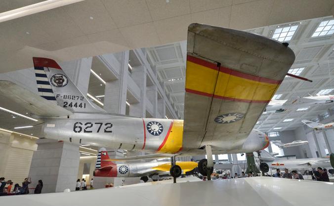 1963年徐廷泽起义，获2500两黄金，蒋介石立刻大幅提高飞行员工资