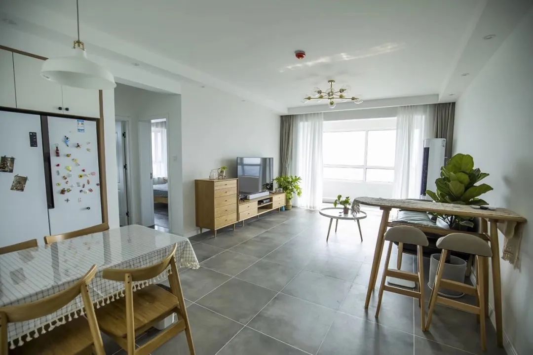 黑白灰现代简约风格铺什么地砖,简约式最流行灰色地砖