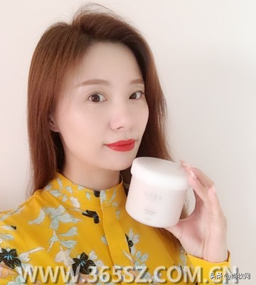 烟酰胺氨基酸樱花磨砂膏半亩花田,半亩花田烟酰胺磨砂膏