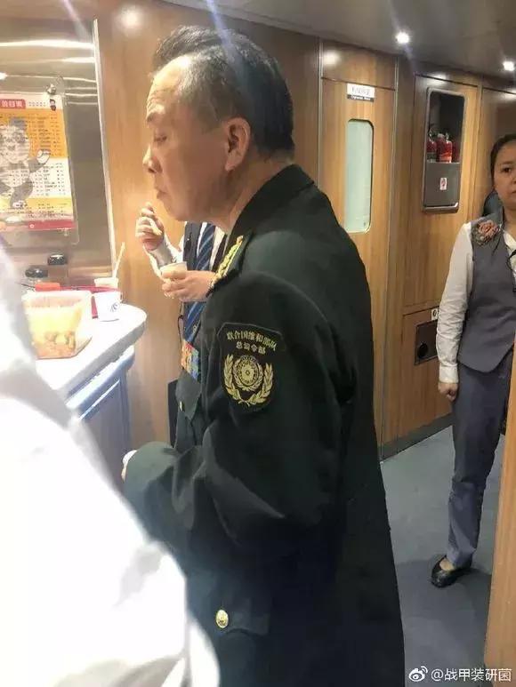 被这个翻译气笑了！但更扯的是它背后的策划……