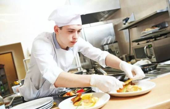 餐饮新型用工荒,年底餐饮店用工荒