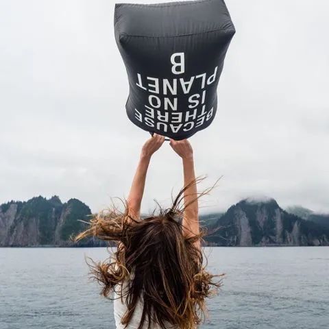 新冠疫情下，时尚业HM PradaCONVERSE在可持续发展中努力了没