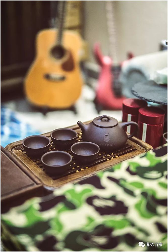 真正打脸！这家日本潮牌卖的新年大礼好像是机车壶