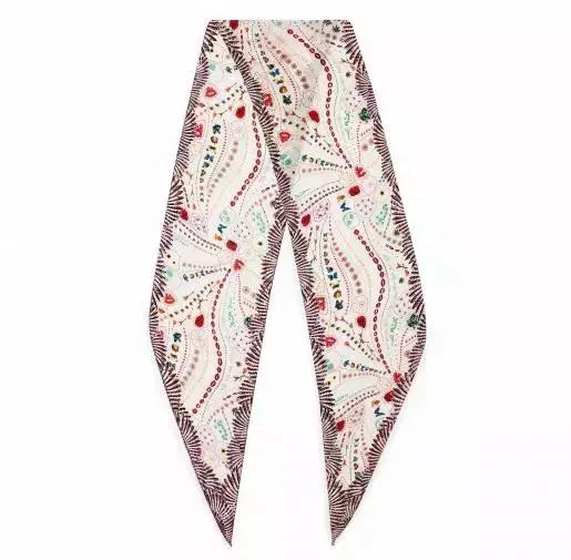 90后都不戴丝巾？谁说的！这种即优雅又酷的单品早就红透时尚圈了