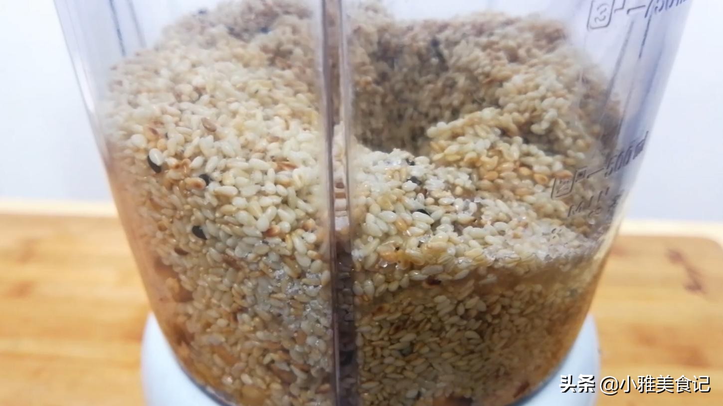 自制芝麻酱无任何添加,自制芝麻酱不用石磨