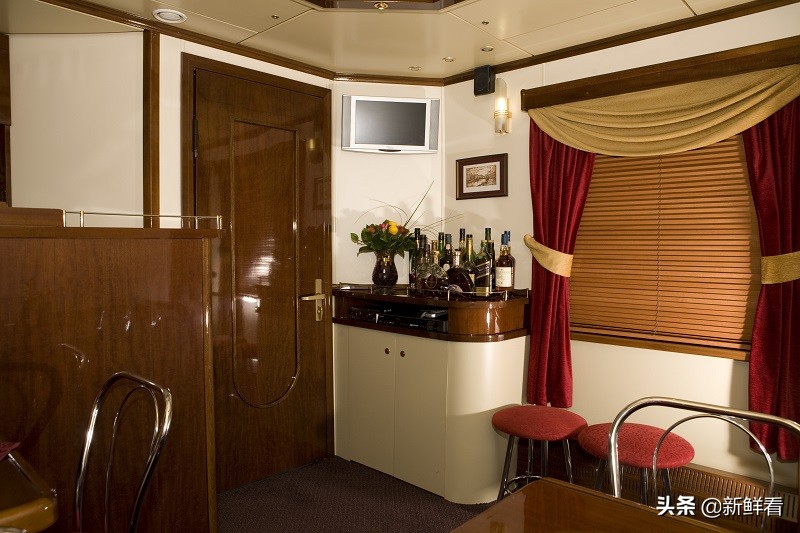 俄罗斯圣彼得堡火车卧铺,莫斯科到圣彼得堡的卧铺车厢怎样