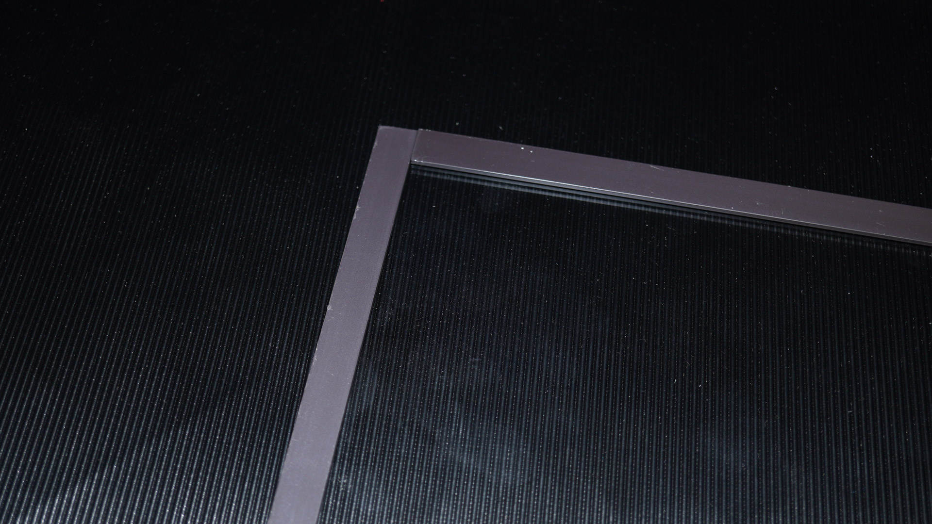 机箱玻璃侧板有必要换亚克力的吗,亚克力侧板对itx机箱影响大吗