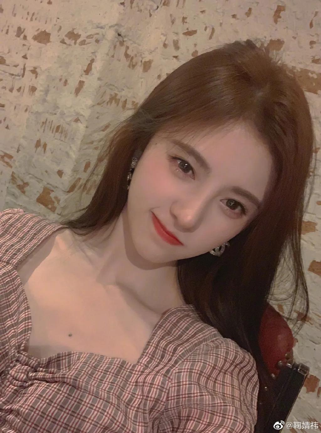 UR如何靠“泡泡袖”成为当代女孩的快乐老家？