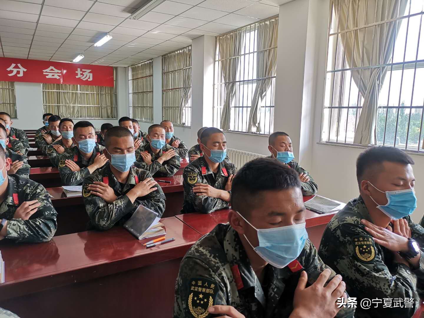 从训练场走向“讲台”由战斗员化身“教员”