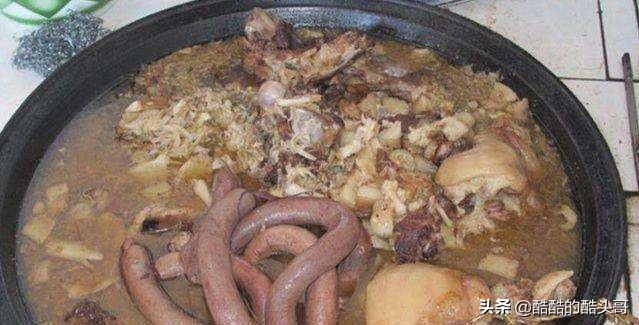 最正宗的东北农村杀猪菜,东北杀猪菜血肠灌肉