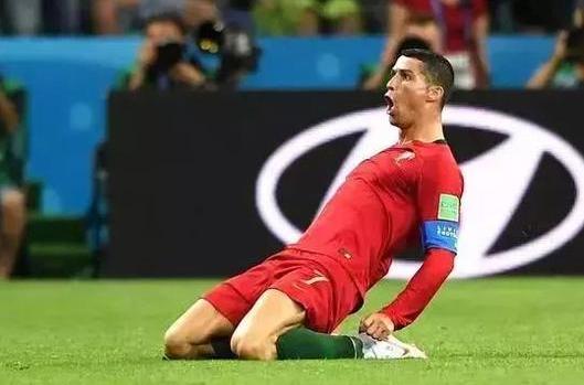 c罗与其他足球运动员自律对比,c罗极度自律人生就跟开挂一样