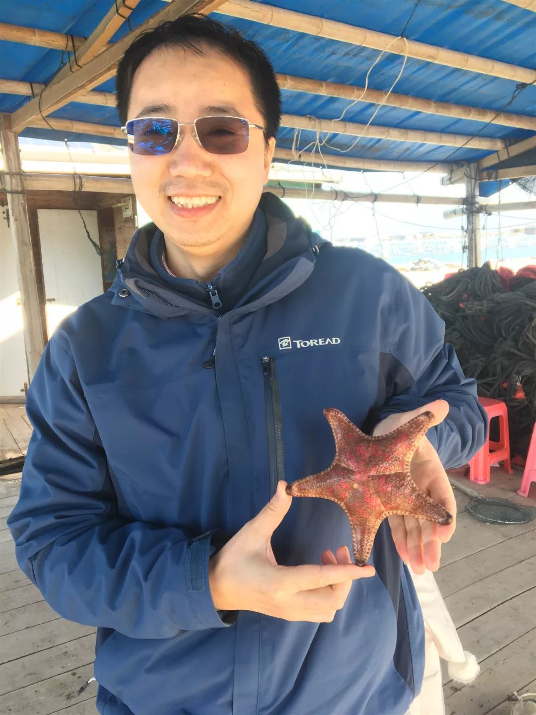 中关村小哥返乡直播“赌网”：每天东海漂四小时，创业十年终发达