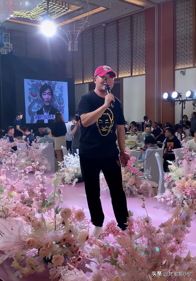 谢东出席商演,56岁谢东近照曝光