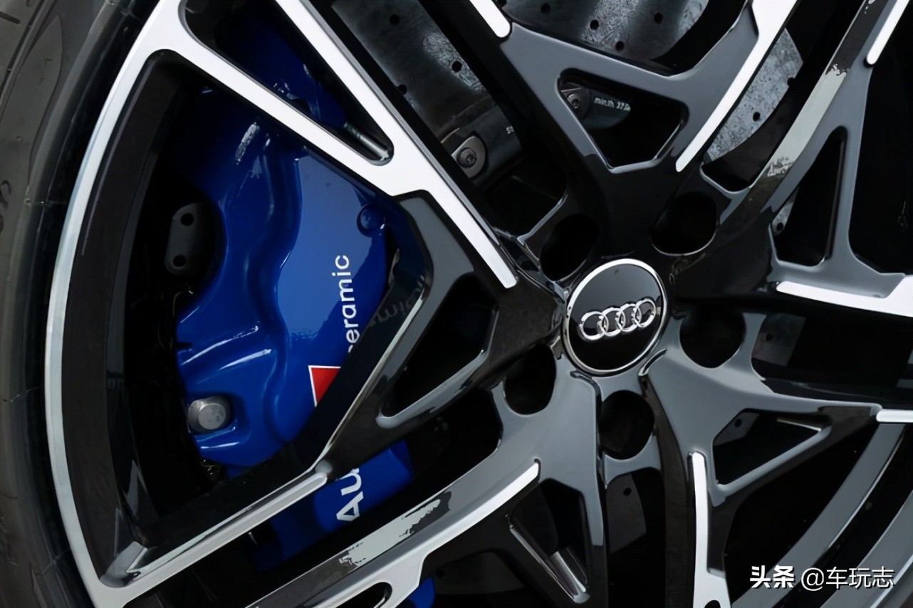 奥迪R8V10Coupeperformance版,新款奥迪r8v10performance版本