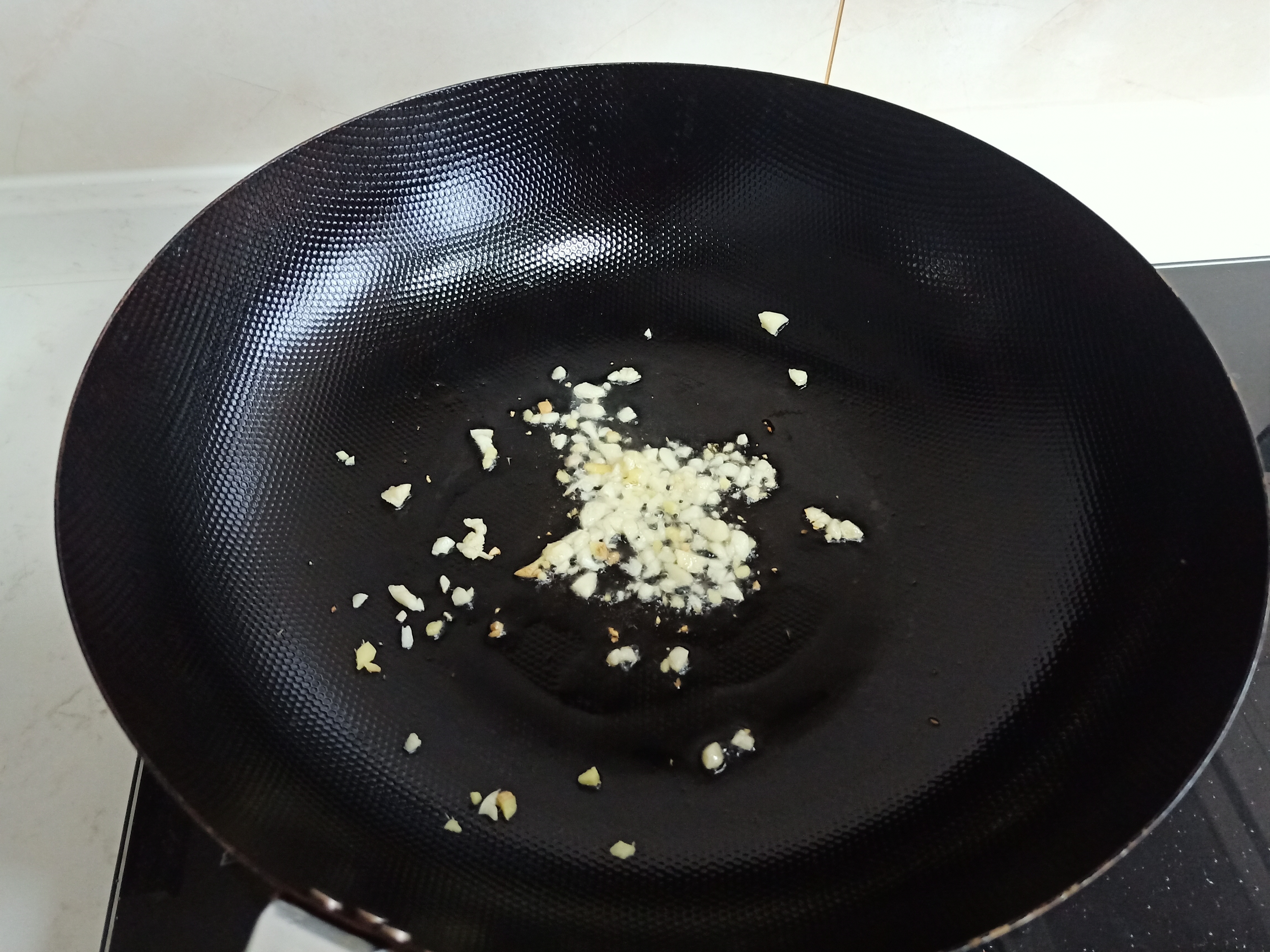 鲍鱼3元一个,3.7元的鲍鱼