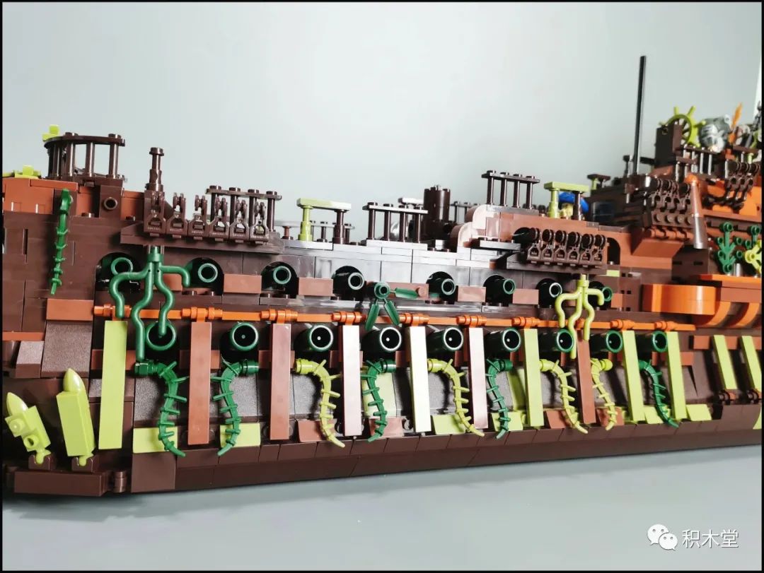 飞翔的荷兰人号为什么能潜水 (鬼船和飞翔的荷兰人号哪个更牛)