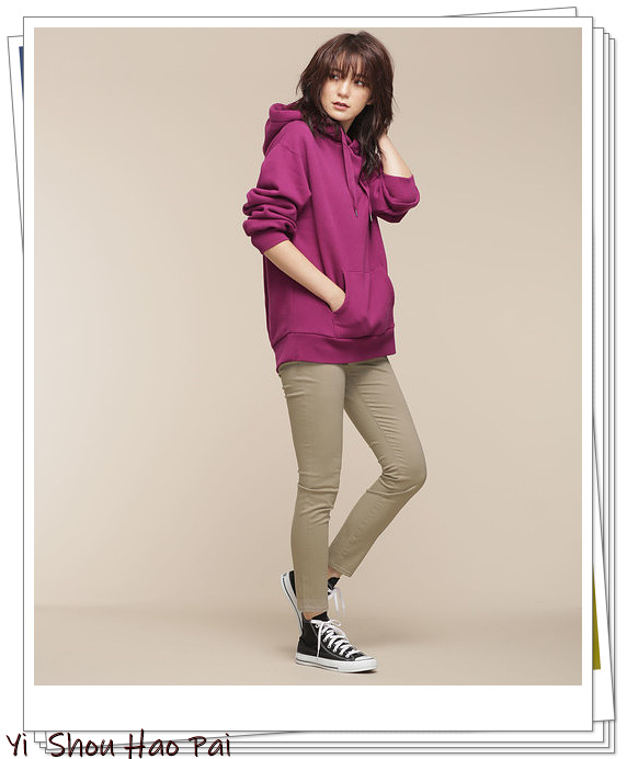 米色裤子穿搭夏天,春季米色裤子怎么搭配上衣