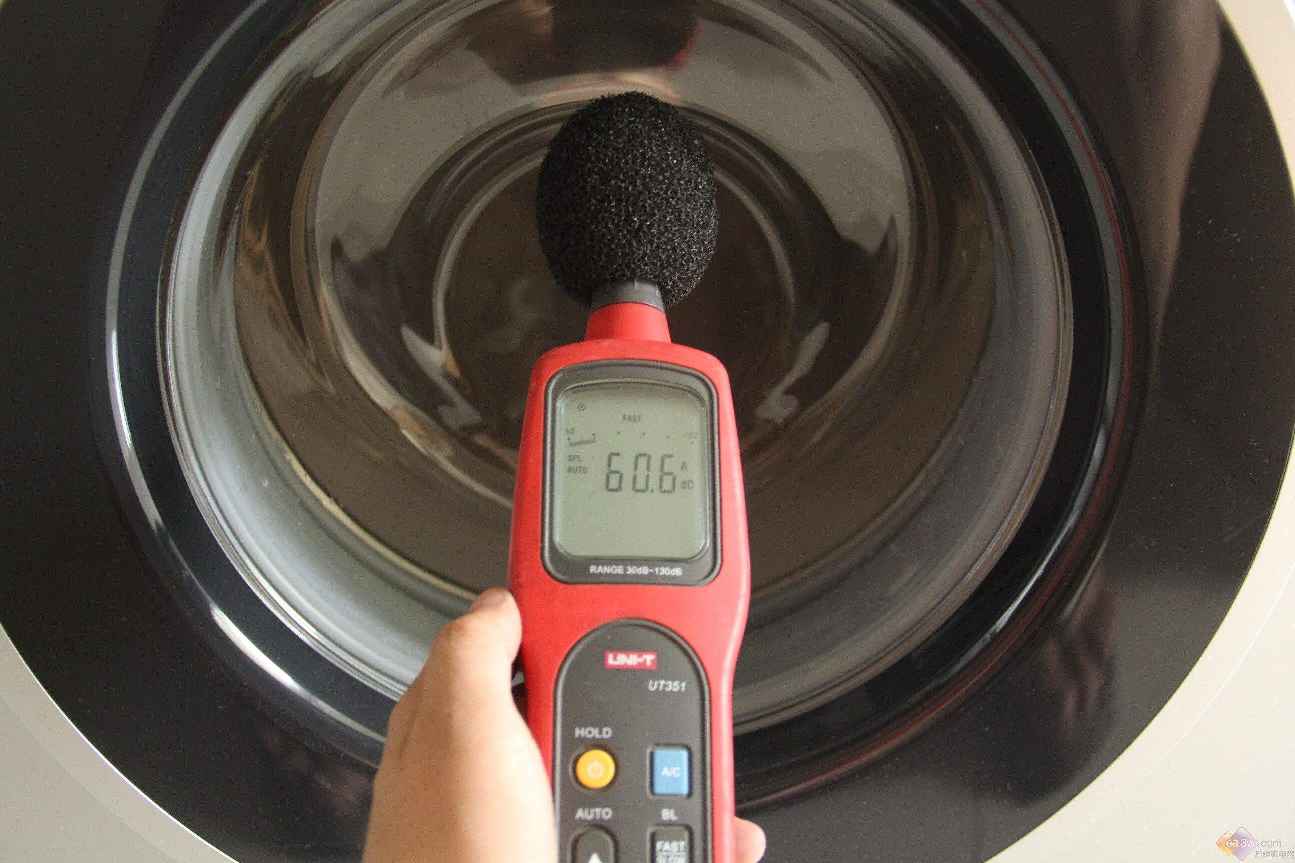 家用滚筒洗衣机买哪个价位的合适,家用滚筒洗衣机买什么价位的实用