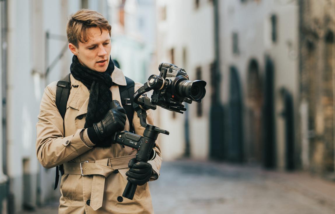 智云稳定器相机拍摄,专业智云相机稳定器推荐