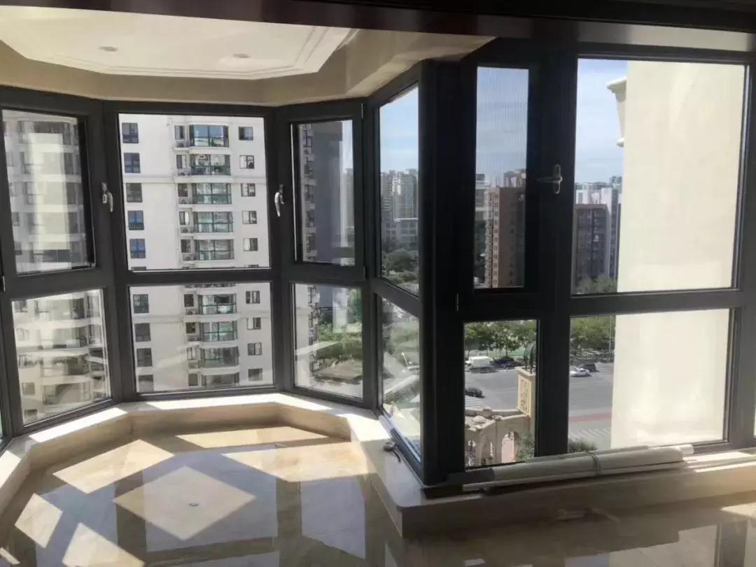 系统窗是中空玻璃还是真空玻璃,断桥铝中空玻璃和真空玻璃区别