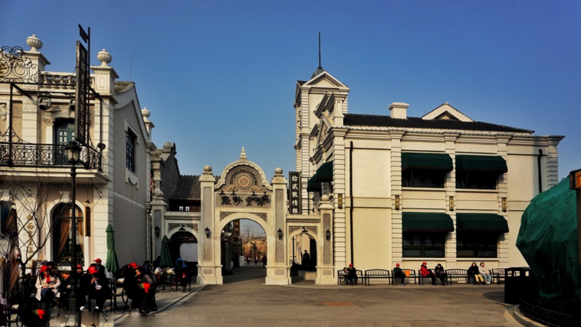 中原穿越时空夜游建业电影小镇,郑州建业电影小镇下午去游玩