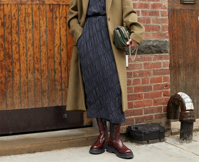 长筒靴和短靴的区别,长筒靴和短靴哪个显高级