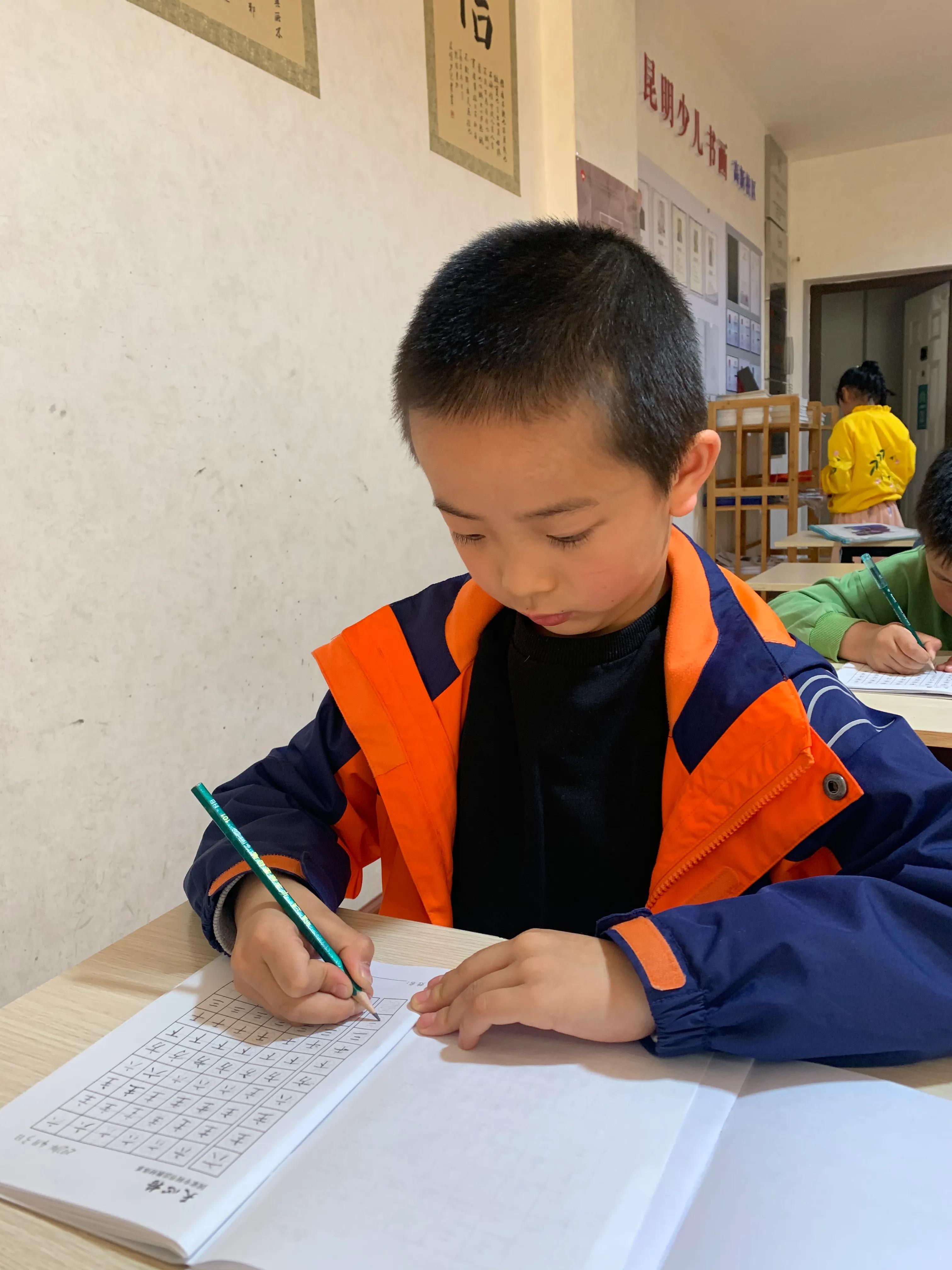 怎样让儿童写一手好字,三年级小孩如何练好一手好字