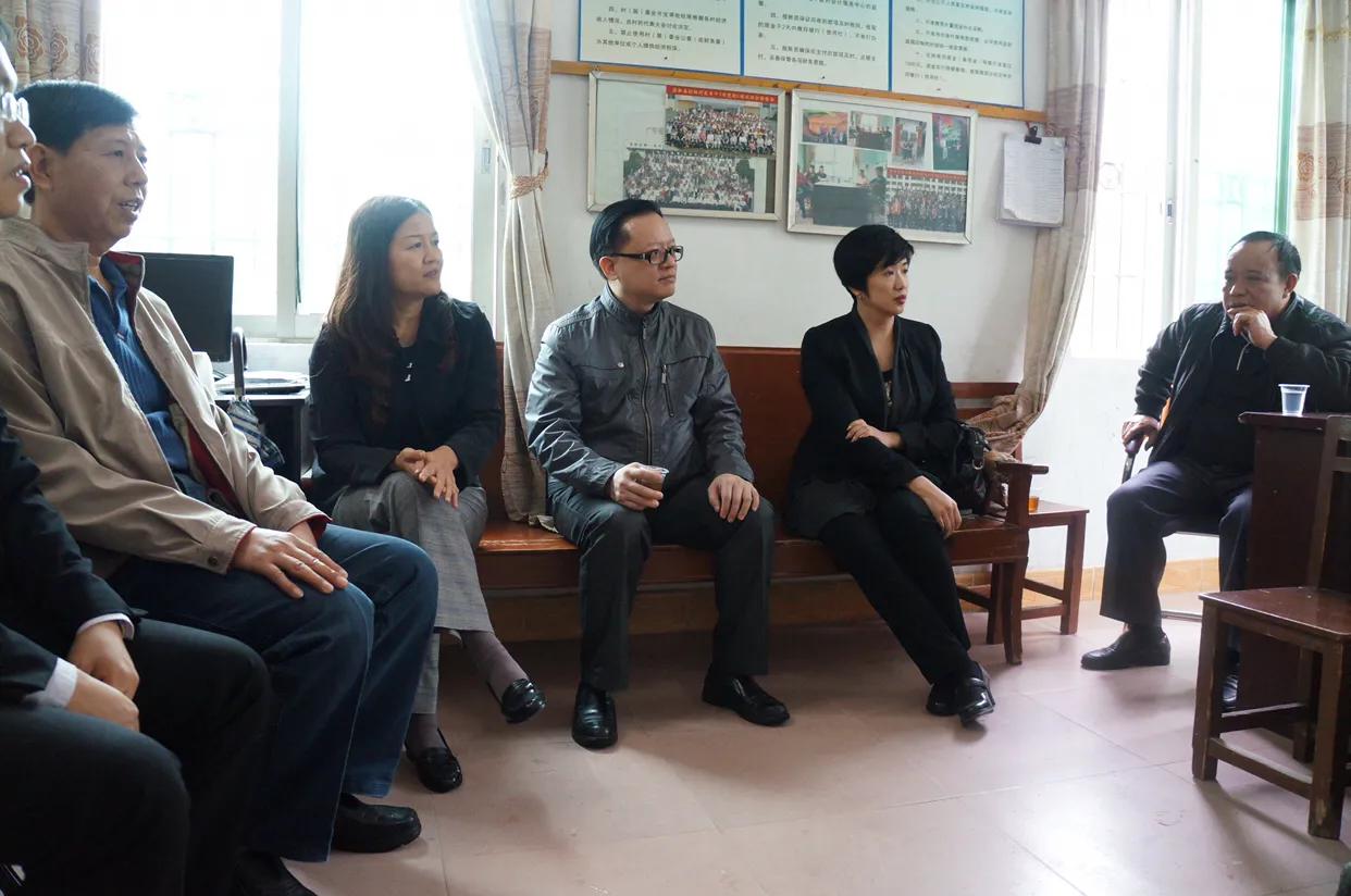 礼不随三家钱不借三人的说法,礼不随三家钱不借三人是什么意思