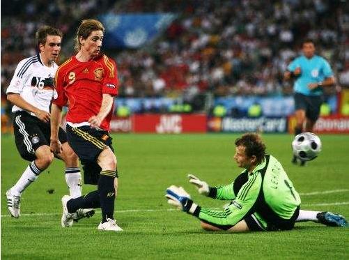 克洛泽到底多强,克洛泽和克雷斯波谁厉害