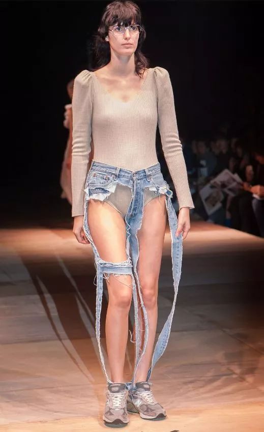 辣眼睛雷人服装,辣眼睛的红衣服