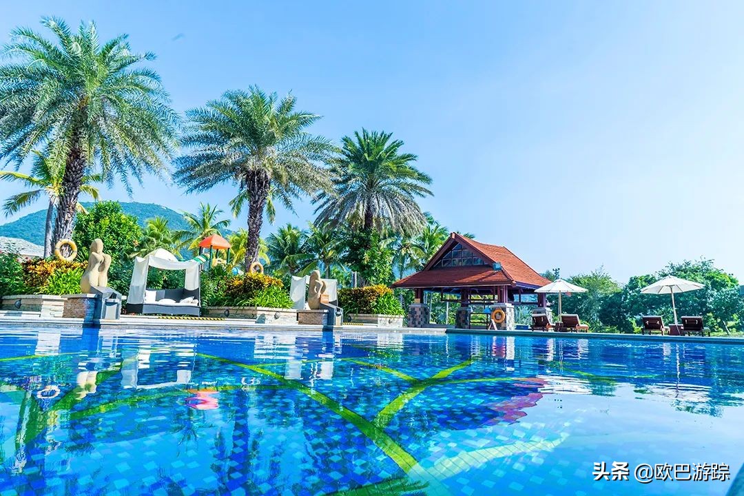 三亚维景度假酒店，占地100000多平米，位于天下第一湾的亚龙湾