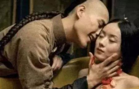 赵丽颖直面镜头说出自己看法,赵丽颖下意识的回答令人心疼